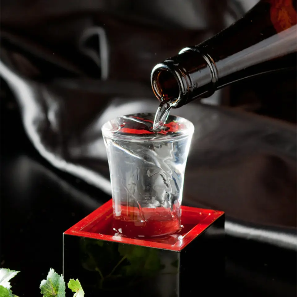 Chúng tôi có tuyển chọn các loại rượu sake địa phương Tohoku được chủ nhà hàng tuyển chọn kỹ lưỡng. Thưởng thức rượu sake hảo hạng được yêu thích tại địa phương là một điểm độc đáo của nhà hàng. Chúng tôi cũng phục vụ các món ăn gọi món phù hợp với rượu, chẳng hạn như "Gà tơ Zangi". Xin hãy thoải mái sử dụng nhà hàng của chúng tôi cho các buổi chiêu đãi doanh nghiệp hoặc tiệc công ty!