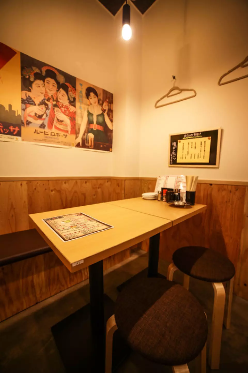 깨끗하고 정돈된 실내는 여성분들이 편안하게 지내시기에 완벽합니다. 물론 가족 단위 여행객도 환영합니다! 어서 뵙기를 기대합니다!