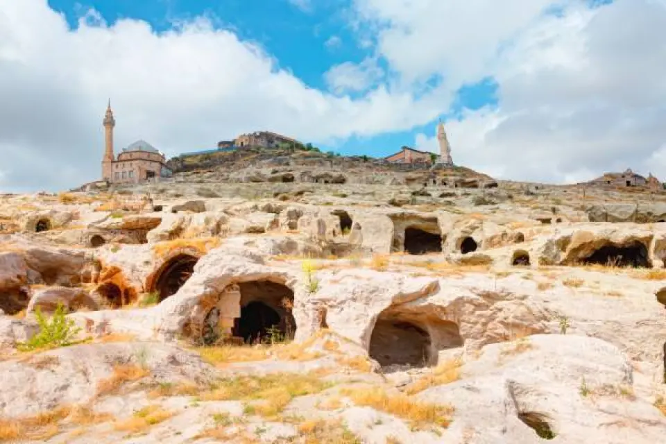 【卡帕多奇亞〉照●奇岩怪石(駱駝岩、烏其沙、獵人谷)Unique Rock Formations〉入●哥樂美露天博物館Goreme Open Air Museum〉入●卡亞瑟希爾岩城〉入●手工地毯工廠Carpet Store】