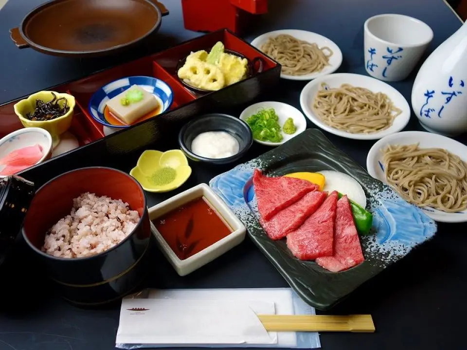 【入●出石城下町〉入●蕎麥麵DIY、但馬和牛御膳料理〉入●竹田城跡】