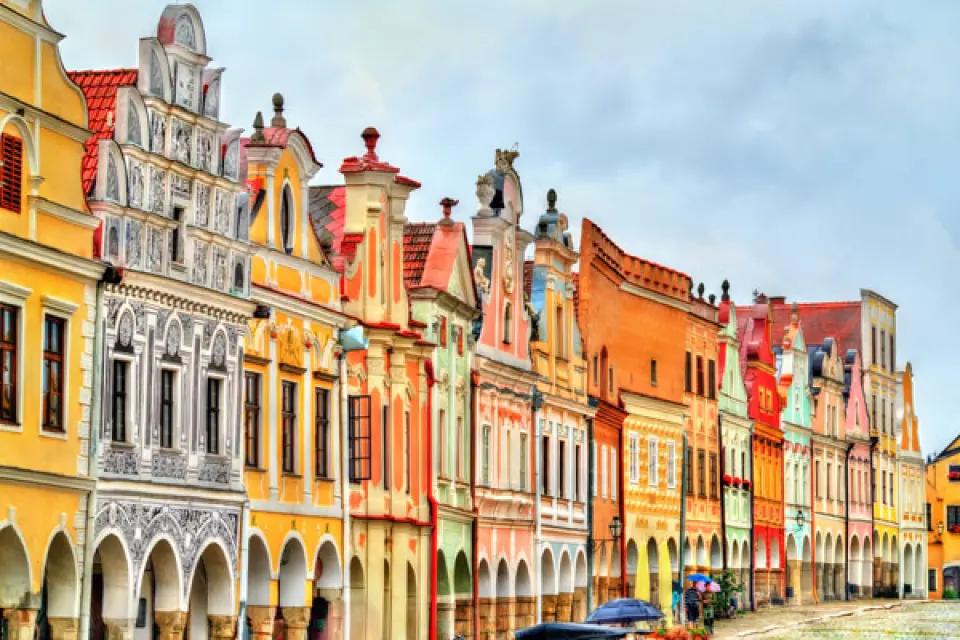 【布拉格〉158公里〉照●特爾奇Telc〉174公里〉維也納】