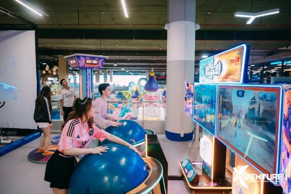 เล่น แข่งขัน และเคลื่อนไหวไปกับเกมที่ขับเคลื่อนด้วยเทคโนโลยีเพื่อความสนุกสนานที่ไม่มีที่สิ้นสุด!