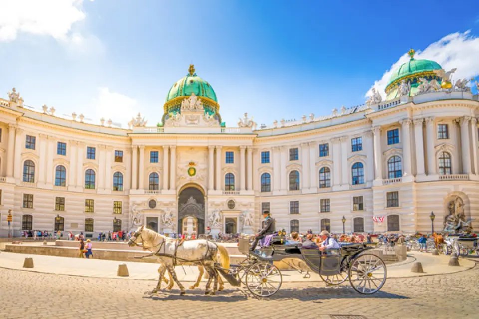 【薩爾茲堡〉38公里〉照●國王湖Königssee〉329公里〉維也納Vienna】