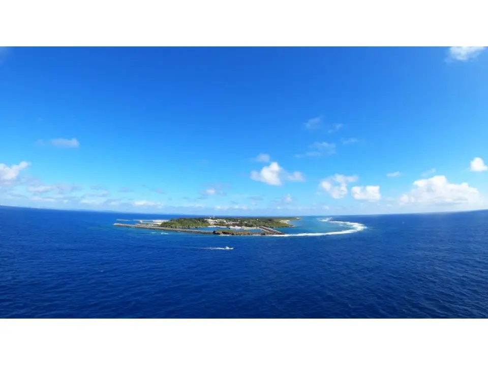 从空中俯瞰神圣的久高岛，视角独特。