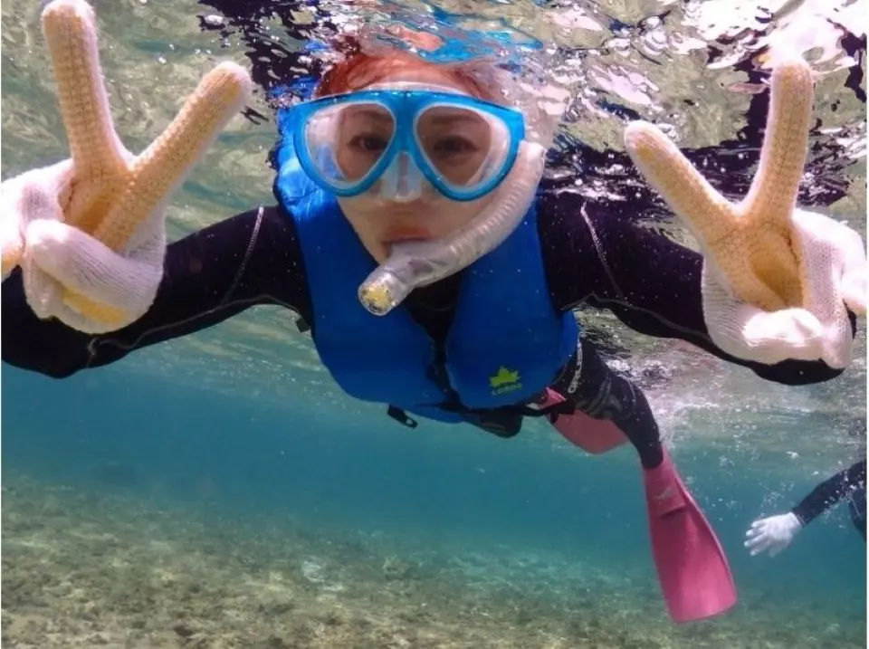 ทะเลใสราวคริสตัล