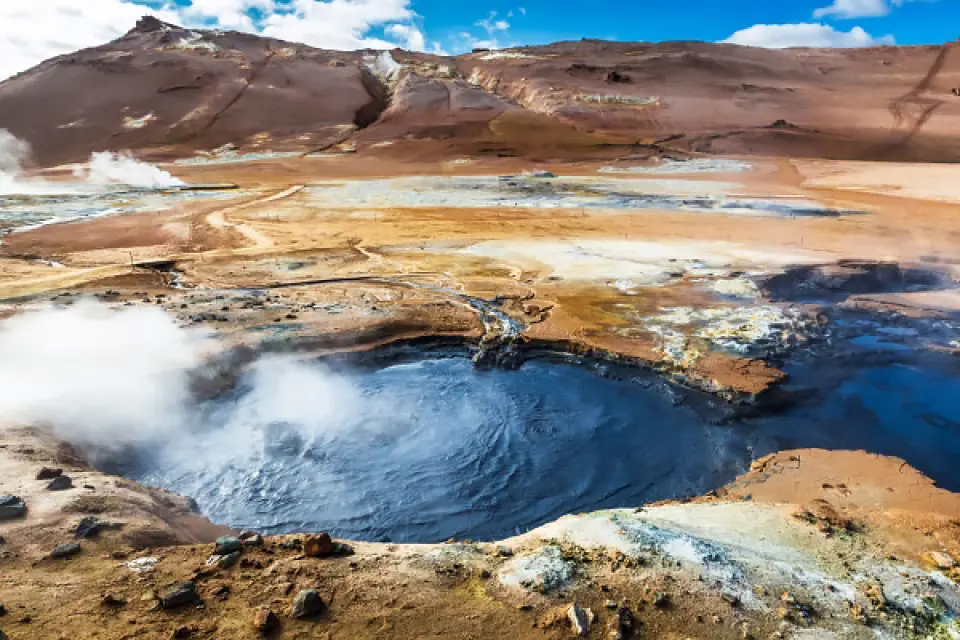 【照●米湖Mývatn Lake〉照●黑色城堡Dimmuborgir〉照●地熱谷Hverir〉61公里〉照●黛提瀑布Dettifoss waterfall〉243公里〉布雷達爾雅克】