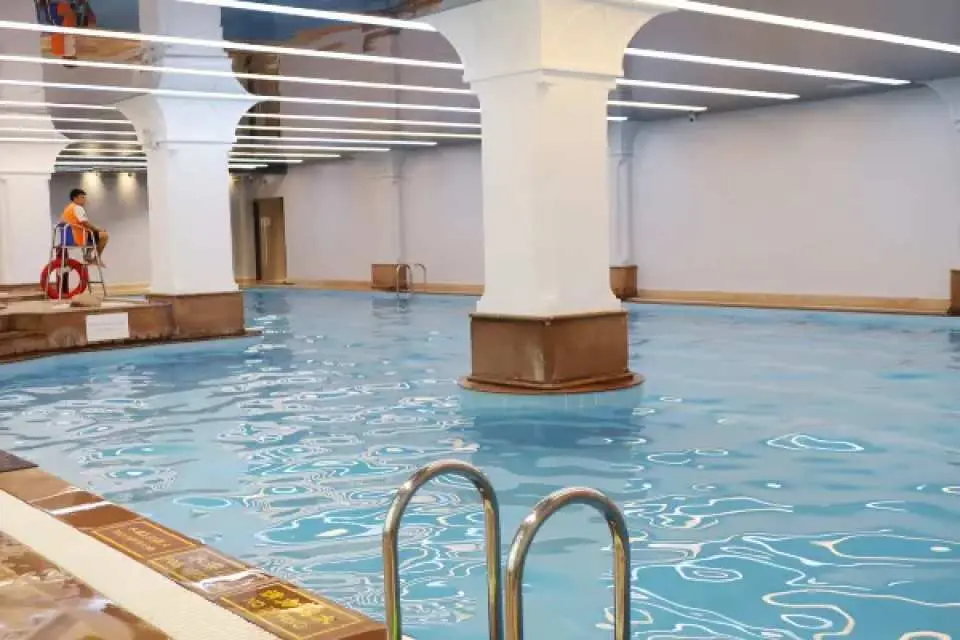 室內泳池