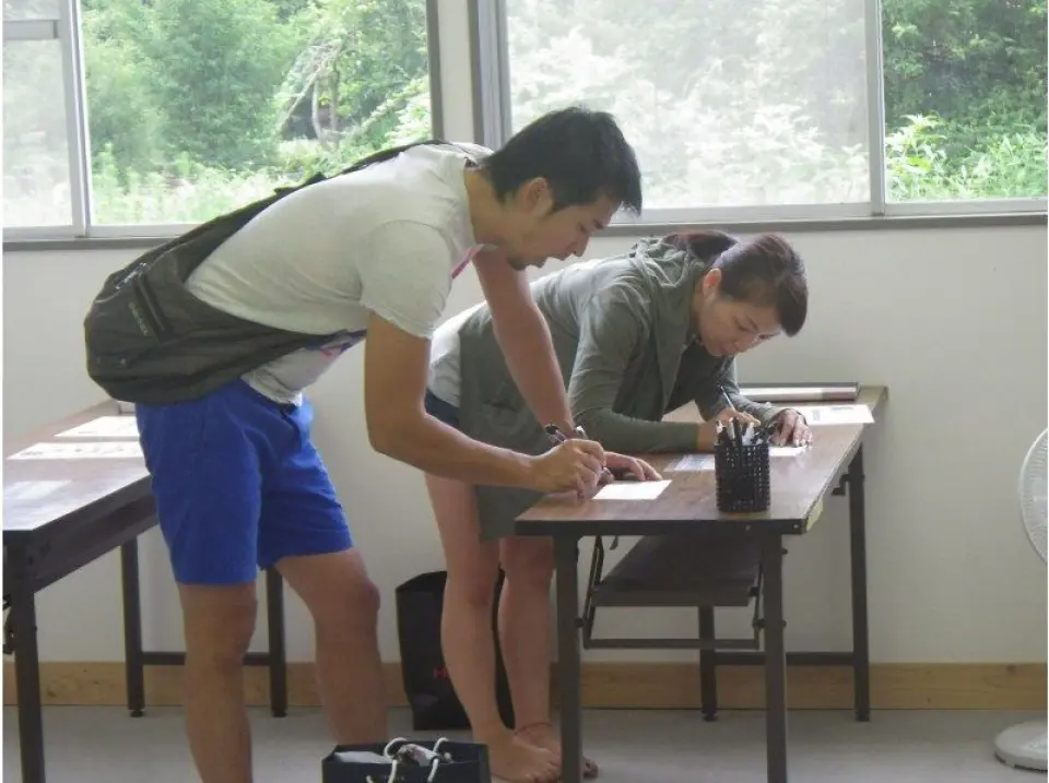 受付。受付後、お着替えになります。更衣室完備です