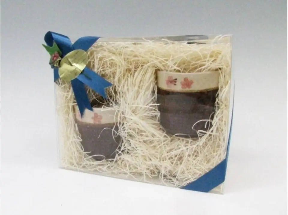 Gift wrapping is also available (additional charge applies).