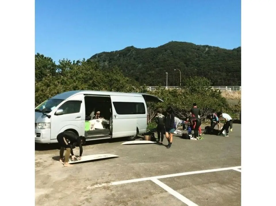 STEP 2: Arrival. Meet up with the people who will be meeting you at the venue.