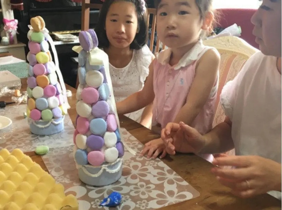 여름 방학이나 겨울 방학 같은 긴 휴가 기간 동안에는 아이들을 동반한 가족들이 저희를 자주 찾아옵니다.