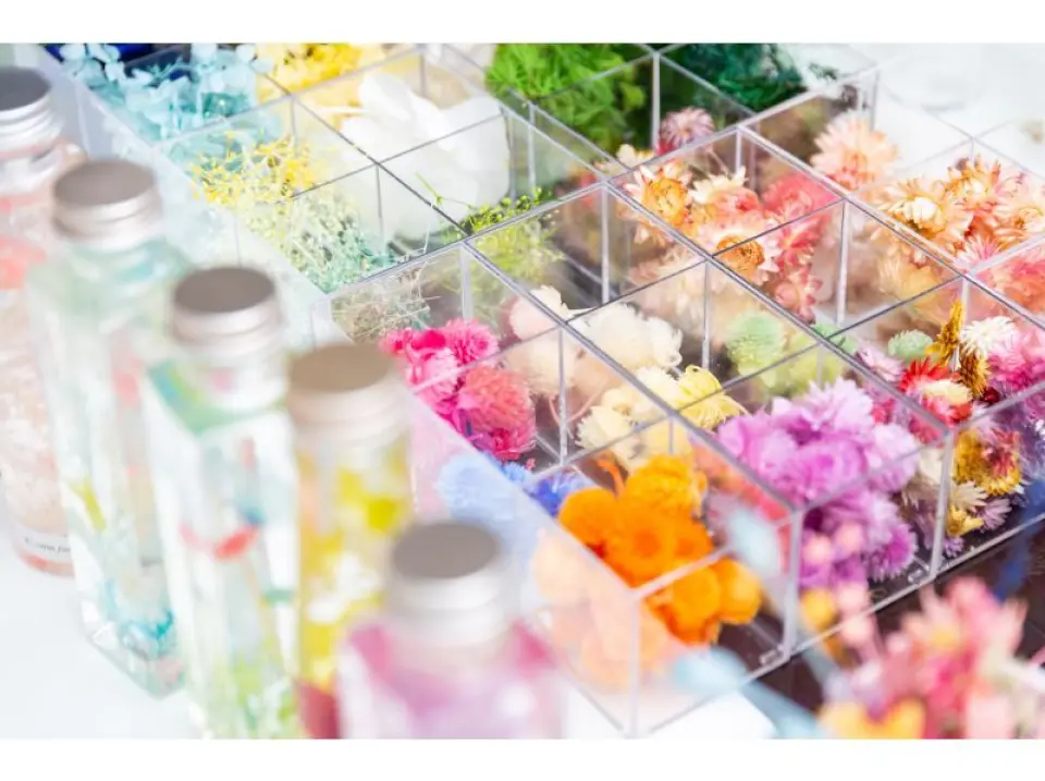 たくさんの花材の中から選べる