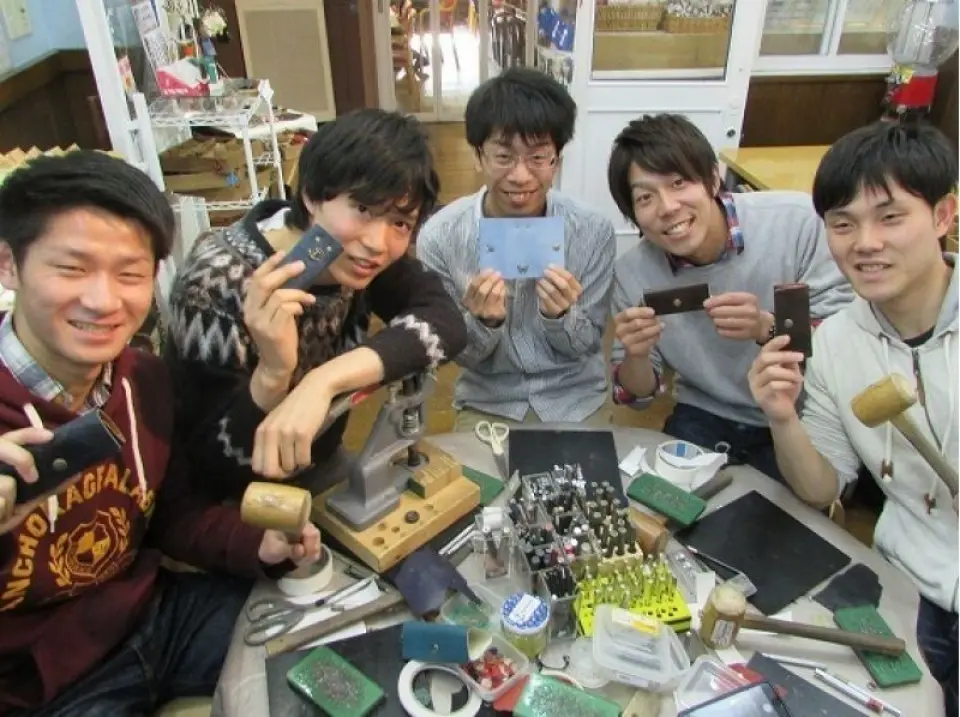 仲間と一緒にワイワイ楽しく体験
