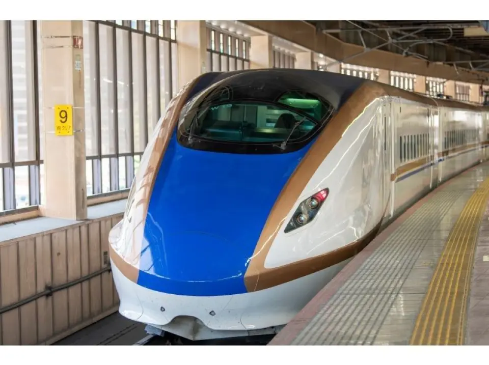 Japan's pride and joy: the Shinkansen high-speed railway!