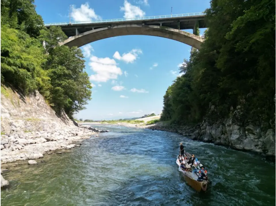 The Garyukyo Gorge begins at Nanbara Bridge.