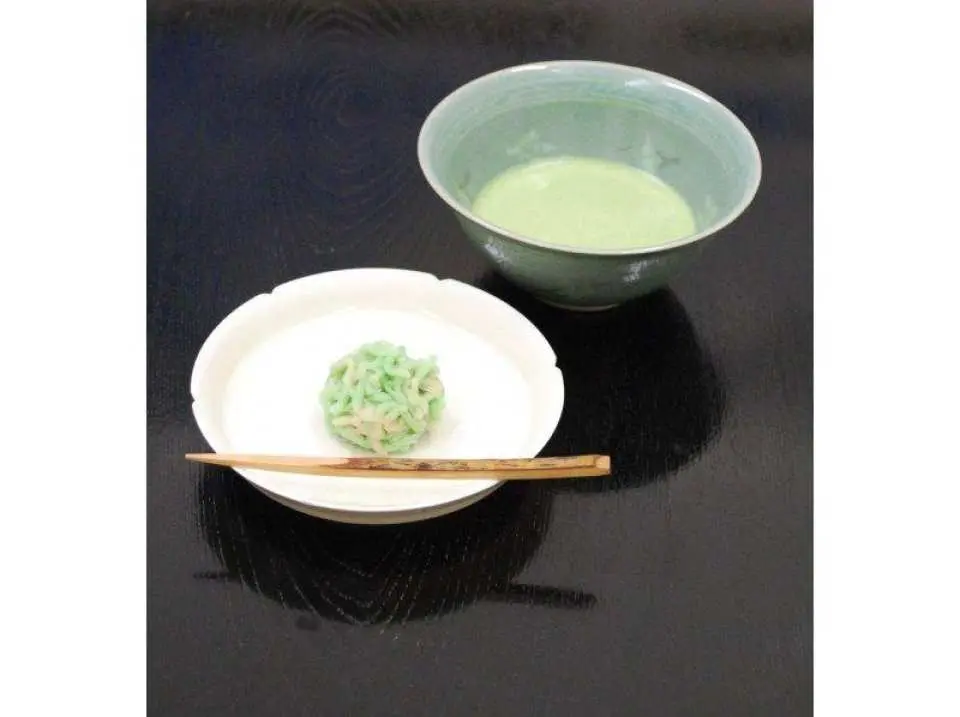 Thin tea and handmade Japanese sweets