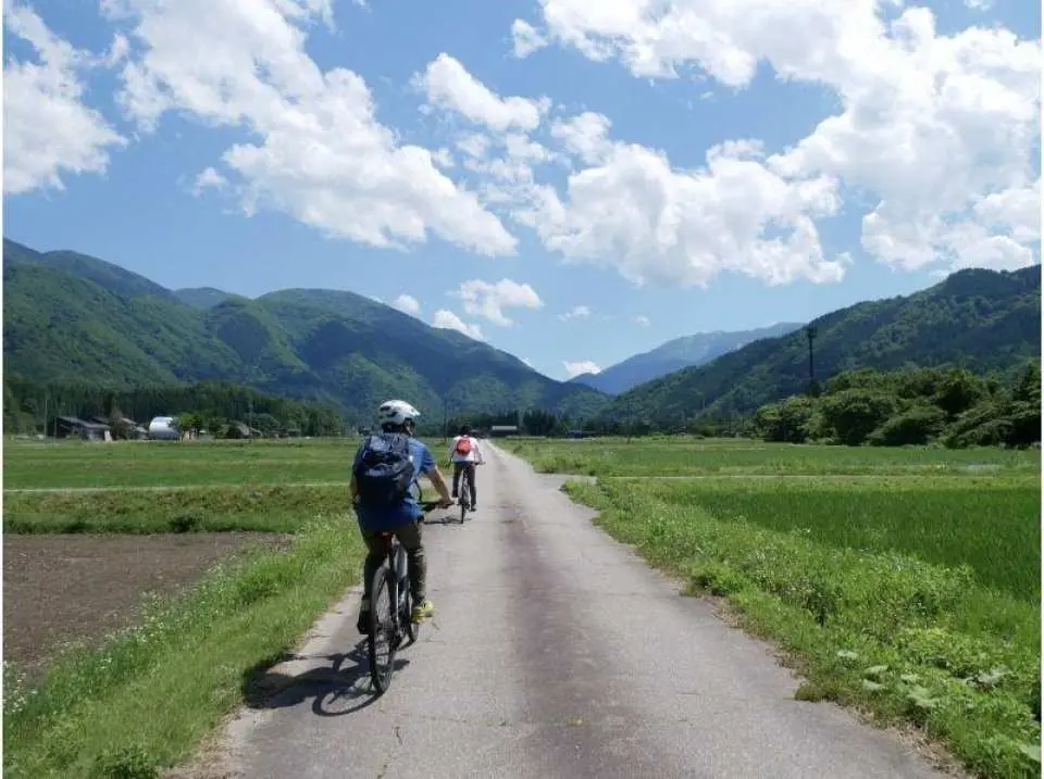 Shirakawa-go, surrounded by mountains