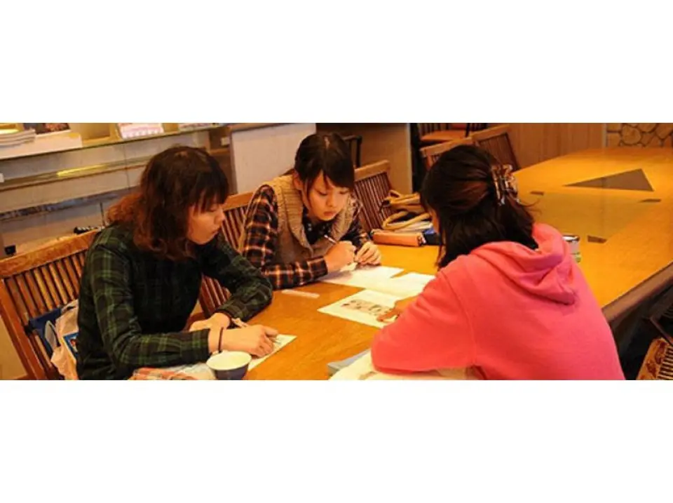 You will be asked to complete the preparatory study in advance using the textbook and the accompanying DVD. 
You can study at your own pace, after work, on your days off, or whenever you have time! 
If you have any questions, please feel free to contact us by phone or email.