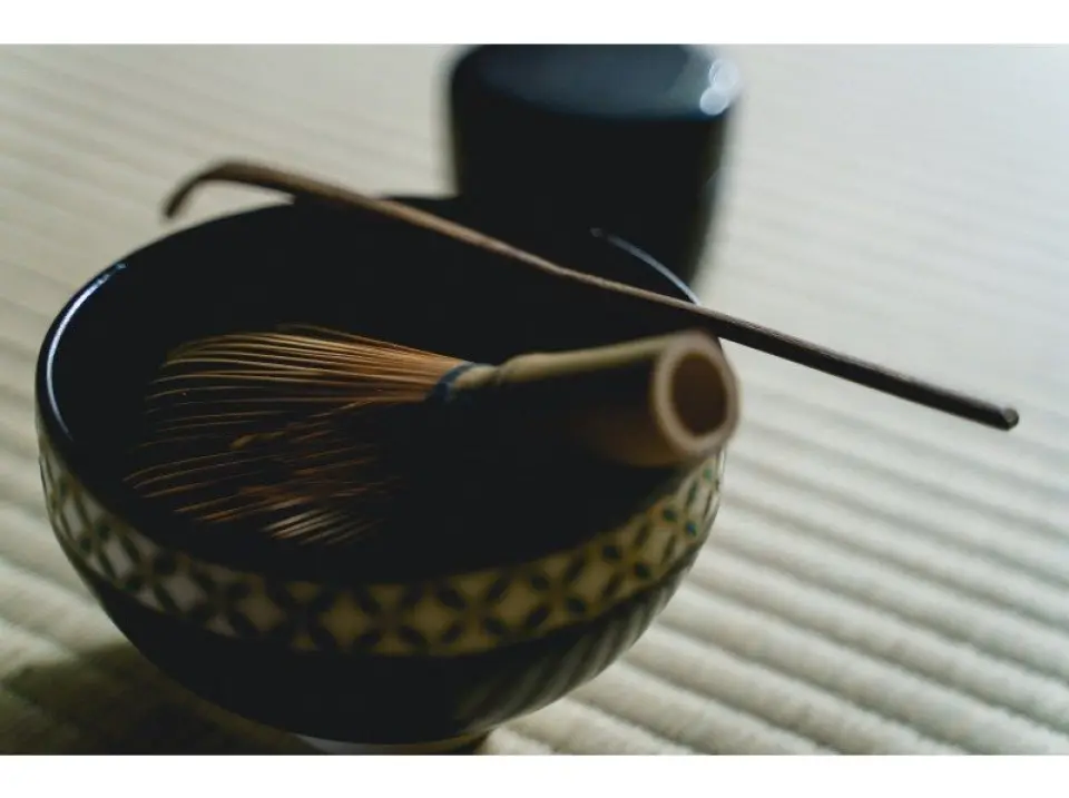 / 16:30 茶道體驗（30分鐘）。在小松町屋的榻榻米房間內，於輕鬆的氣氛中品茗。

*本次茶道體驗將不遵循傳統的茶道禮儀。