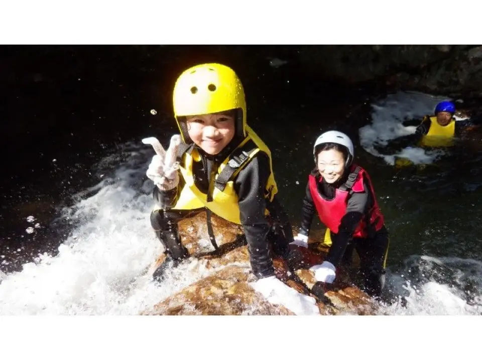 At Kajika Falls, try shower climbing!