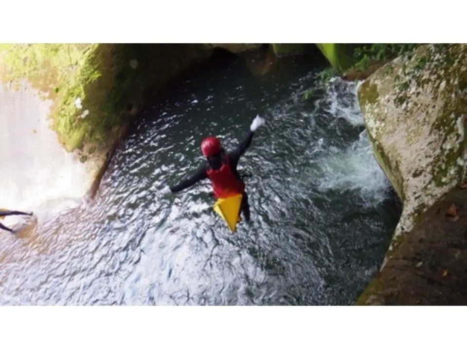 Try diving at Ochiai-buchi!