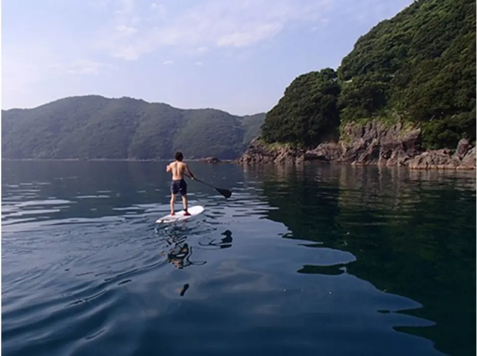 在海上划桨和漫步