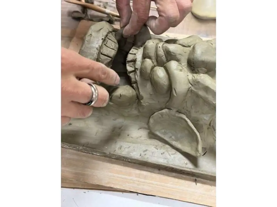 体验一把「造魔师」的感觉！亲手制作属于你自己的迷你鬼瓦片。