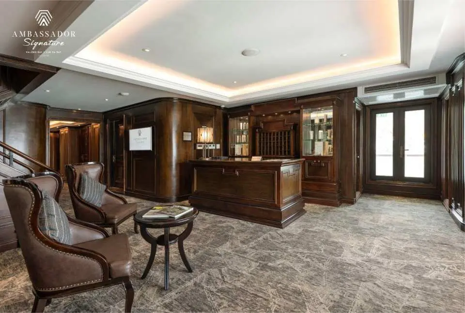 การเช็คอินและการลงทะเบียน ผู้โดยสารเช็คอินที่ห้องรับรองของเรือสำราญ