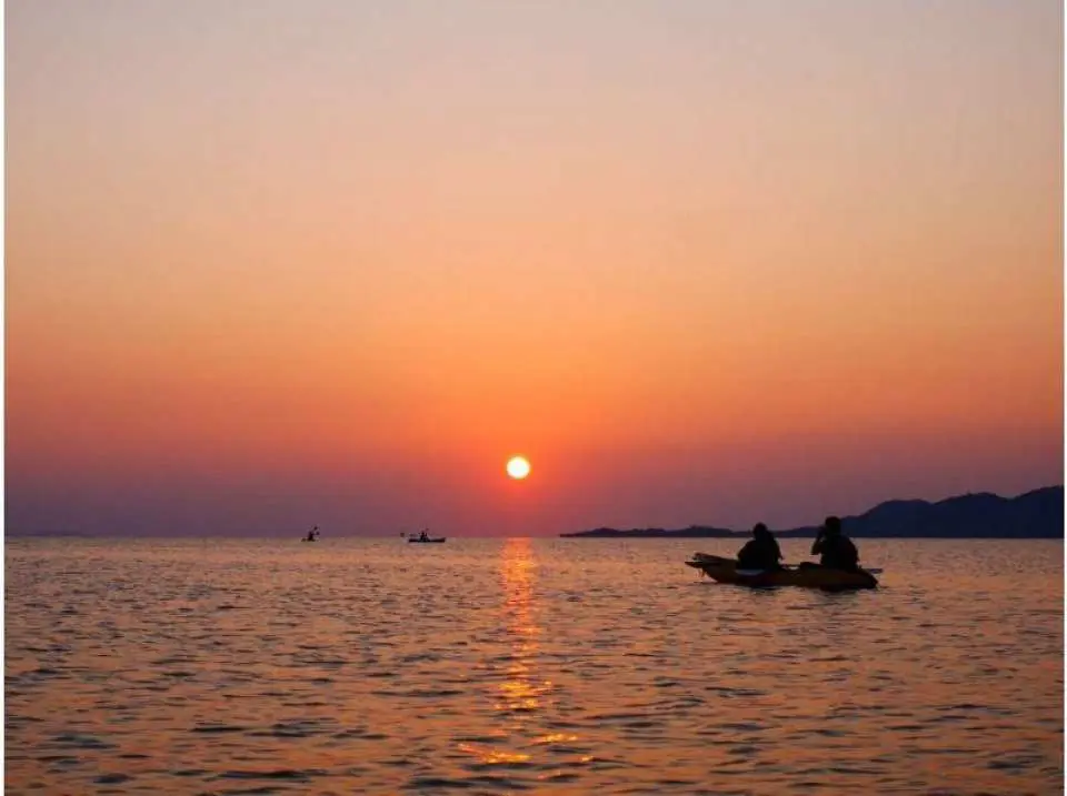 Popular with children, women, and couples!