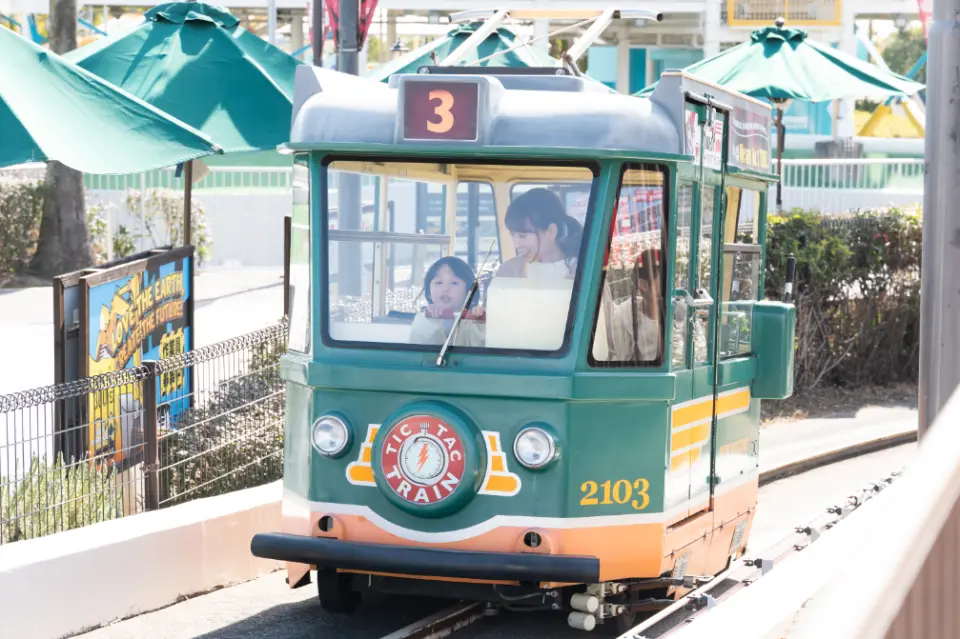 滴答電車：化身電車駕駛，載著大家一起出發吧！穿過 鐵橋、隧道等各種精彩又有趣的路線，目標是在指定時間內把大家安全送到車站！