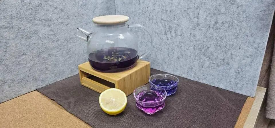 Nature's colors are ever-changing, so why are flowers so colorful? Our team will answer the mystery of flower colors for you in this iridescent flower tea workshop.