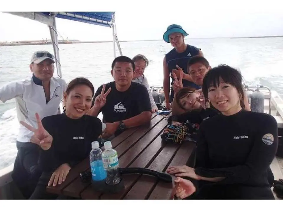 Days 2 & 3. We'll dive up to 18m!
Gradually improve your skills step by step!
08:30 Pick-up
09:00 onwards: Enjoy two luxurious dives in crystal-clear waters for two days (lunch in between)
15:00 Scheduled return to port. After returning to port, we'll review the day and provide advice. *Transportation provided
Upon completion, you'll obtain your diving license!