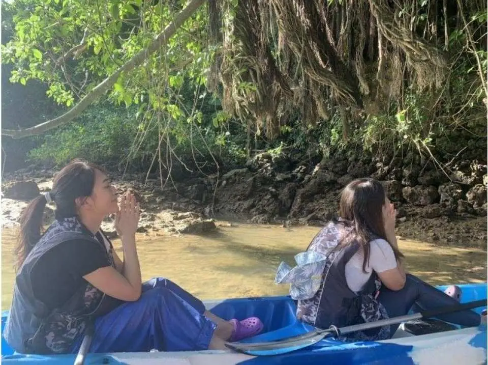 Make a wish at a power spot. We'll guide you to a large tree that is said to grant wishes. Feel the power of nature and make a wish.