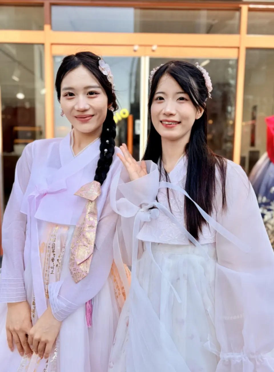 Complete your look with a neat hairstyle and beautiful hair accessories while wearing your Hanbok.