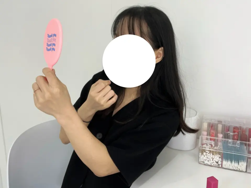 你還將學習如何將個人色彩運用到服裝和妝容中，以及哪些色調最適合每個季節。這將大大拓展你表達自我的能力。