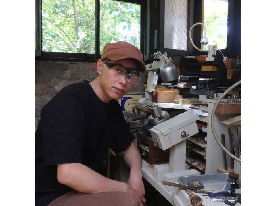 Experienced craftsmen will provide support.