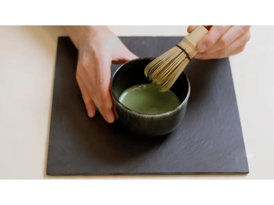 Tea ceremony demonstration and matcha preparation experience (approximately 15 minutes). Learn the etiquette of the tea ceremony and prepare your own matcha.