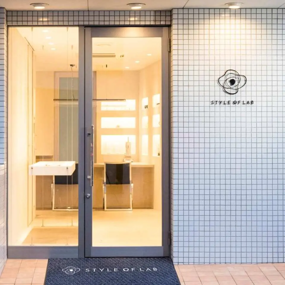 文青必訪的代官山名店 ： 店鋪鄰近知名地標與高質感街區 ，從 JR 惠比壽站或東急東橫線代官山站步行僅需 4 分鐘即可抵達 ，非常適合安排進您的東京散策行程中。