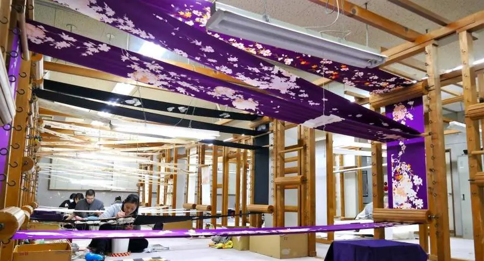 Visit the workshops of artisans and experience firsthand the charm of their skills.