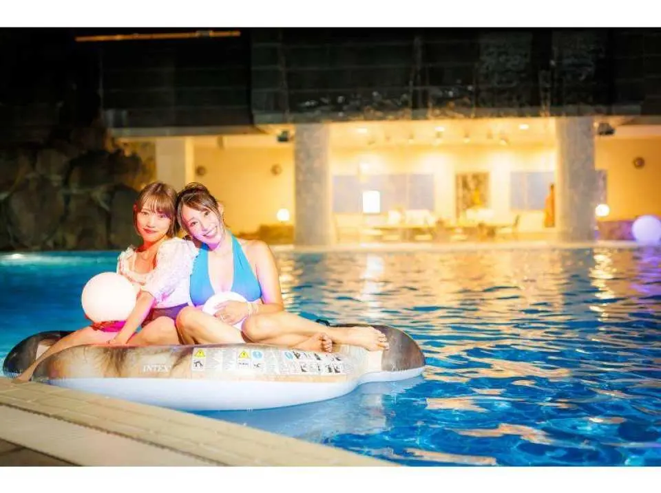 Experience something out of the ordinary with friends