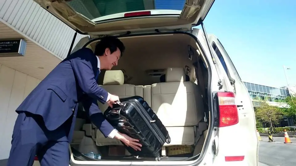 各種車型自由選擇，連同行李一同直達住宿飯店。