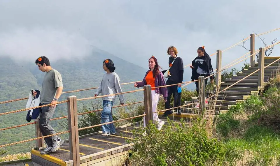 xperience the UNESCO World Natural Heritage of Mt. Halla on the Eoseungsaengak Trail, an easy-to-climb path that rewards you with breathtaking panoramic views. From the summit, you can enjoy a stunning bird’s-eye view of Jeju’s coastline and the majestic peak of Mt. Halla.