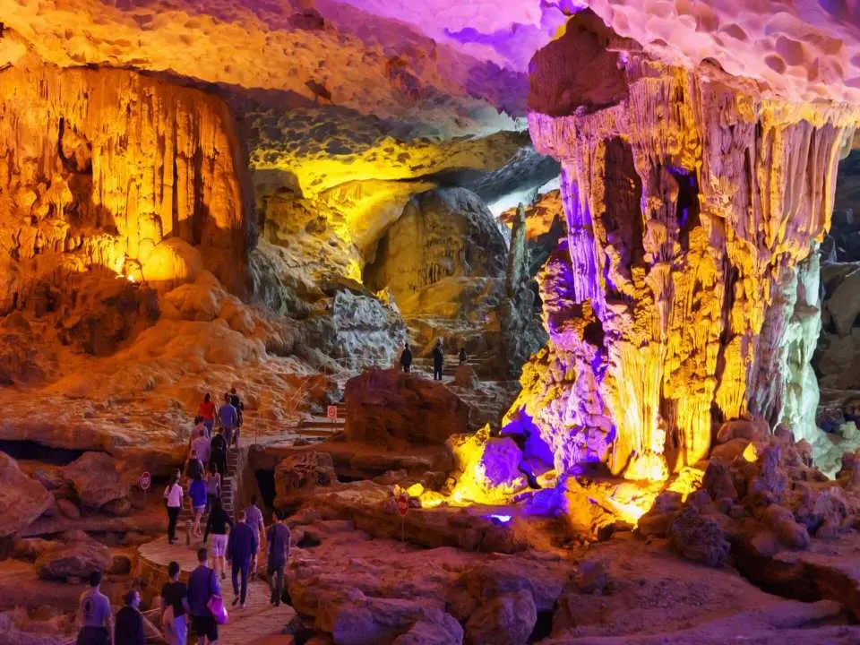 - Sung Sot Cave -