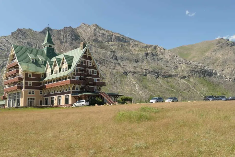 The Prince of Wales Hotel is a historic landmark perched high above Waterton Lake, offering sweeping panoramic views of the surrounding mountains and water.
It is one of the most iconic photo spots in the park and a symbol of Waterton’s heritage.