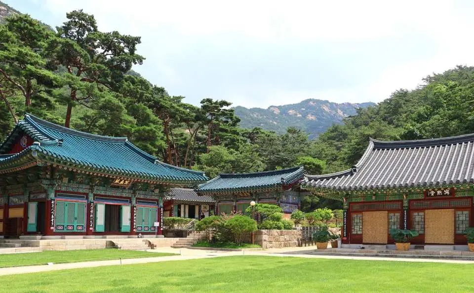 静かな文化的な休憩には、静観寺へ。