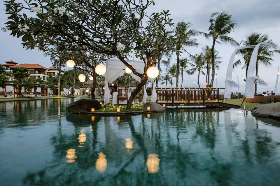 Indulge in a romantic dinner on one of the private islands nestled within the swimming pool, offering an intimate and unforgettable setting.