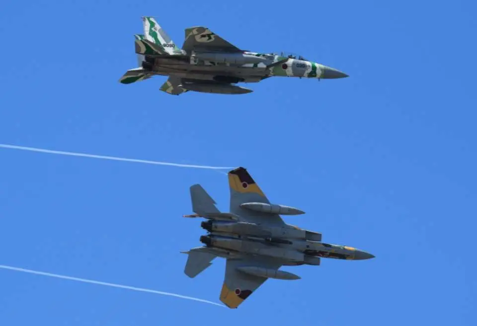 飛行訓練組「F-15DJ」的飛行表演（2024年小松航空展）