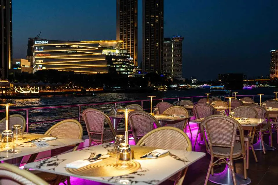 Relax on the open-air rooftop with 360-degree panoramic views.
