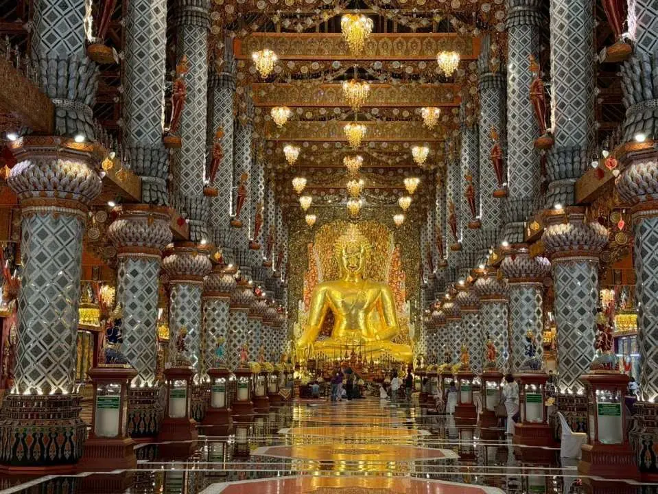 Explore Wat Sri Don Moon