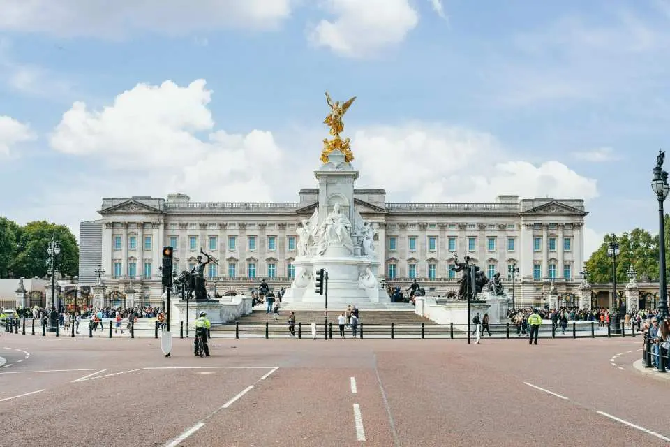 白金漢宮可看換崗典禮